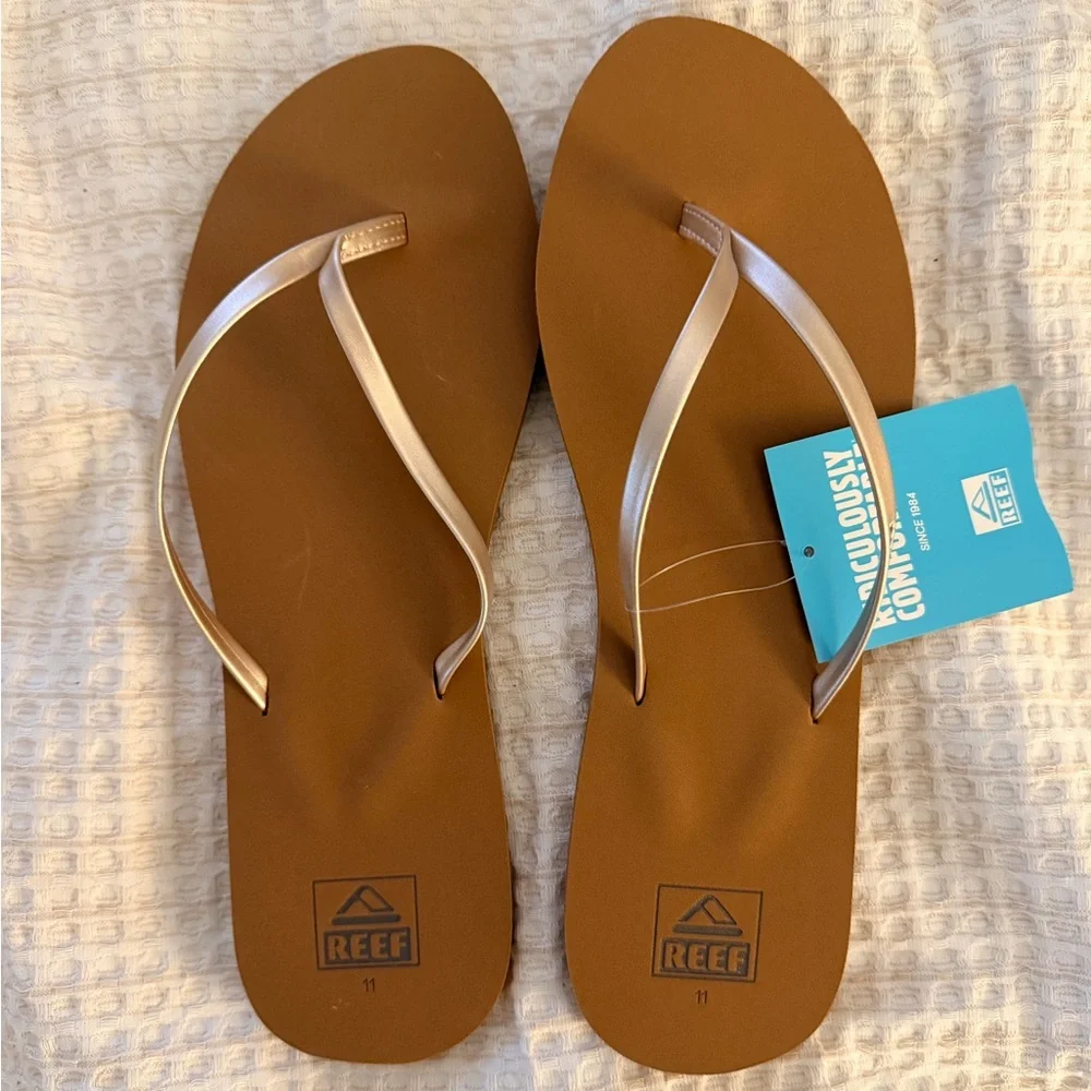 REEF Bliss Nights Flip Flops Size 11 Tan Champagne NWT - Picture 1 of 3